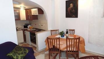 Apartment, 1 Schlafzimmer | Wohnzimmer | Flachbildfernseher