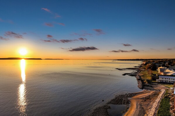 Lake - Bayview Lakefront Motel (St Ignace)