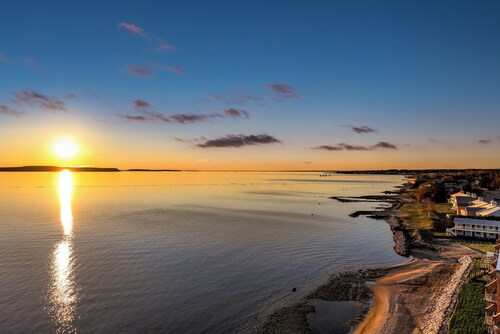 Bayview Lakefront Motel