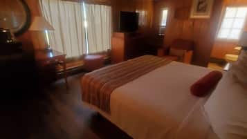 Signature kamer, 1 kingsize bed, koelkast en magnetron, uitzicht op meer | Kamervoorziening