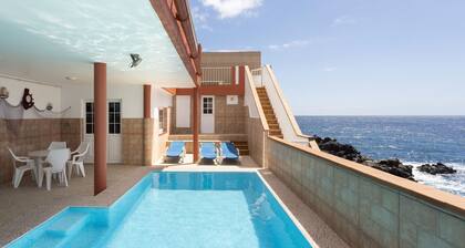 Coastal Dream with heatable pool