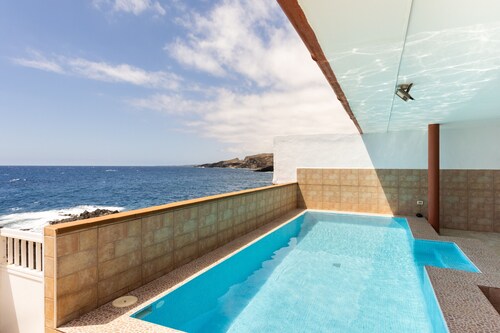 Coastal Dream with heatable pool