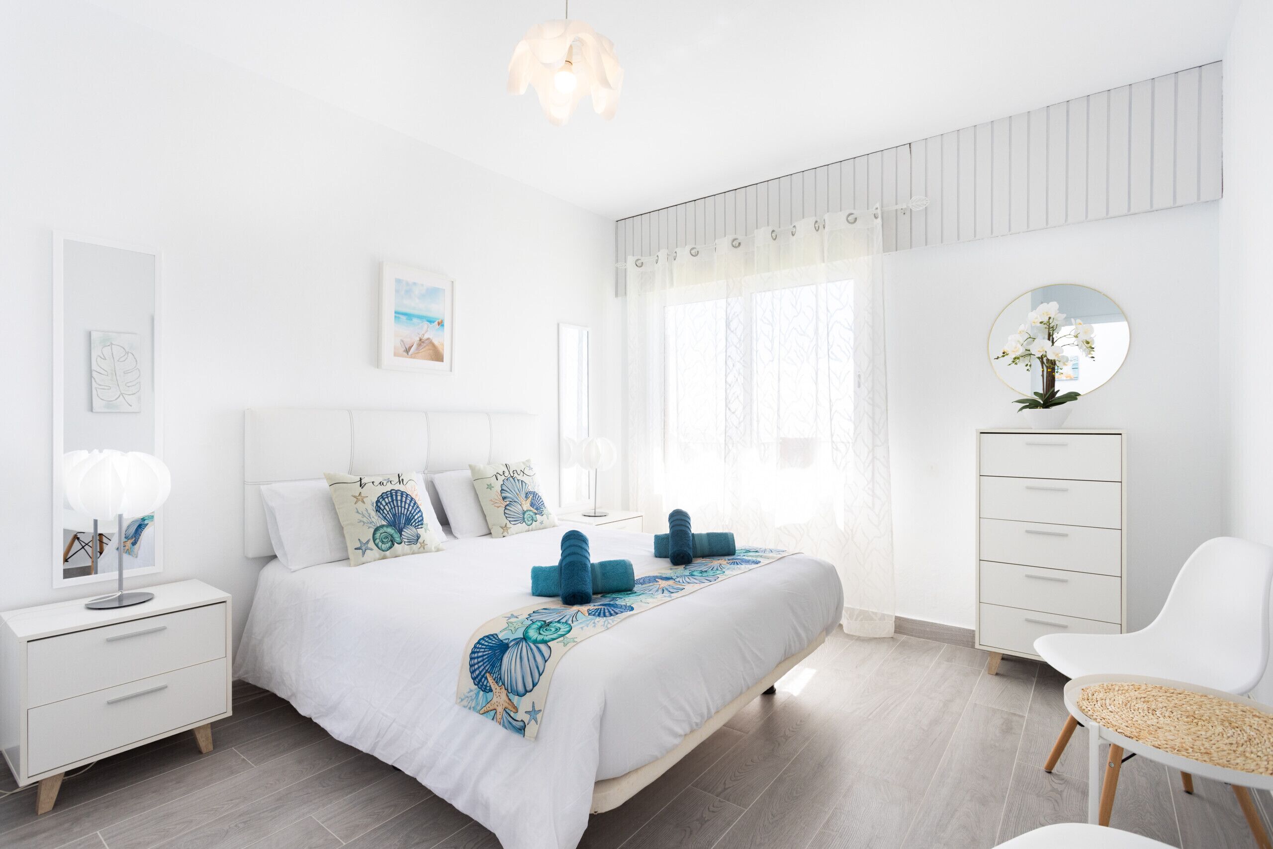 4 dormitorios, tabla de planchar con plancha, wifi gratis y ropa de cama