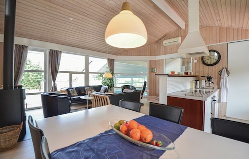 Awesome home in Ebeltoft with sauna