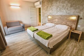 2 bedrooms, WiFi - Holiday apartment mit Balkon (Tignale)