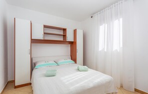 2 makuuhuonetta, vauvan matkasänky, ilmainen Wi-Fi, vuodevaatteet