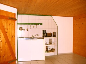 Refrigerador y cafetera y tetera 
