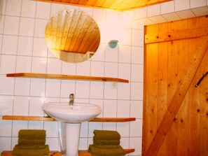 Hårføner og håndklær