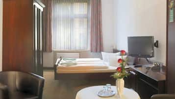 1 bedroom, desk, WiFi, bed sheets