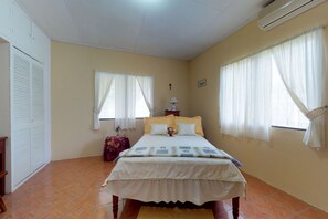 Comfort House, 2 Bedrooms, Non Smoking | 1 bedroom, desk, free WiFi