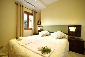 3 chambres, lit parapluie, Wi-Fi, draps fournis