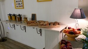 Frokostbuffé hver dag (mot et tillegg)