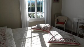 Comfort-Doppelzimmer | Hochwertige Bettwaren, Minibar, Zimmersafe, individuell dekoriert