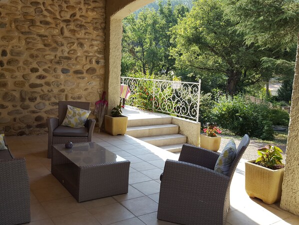 Terrace/patio - LES LAVANDINES HOUSE FOR 6 PEOPLE WITH SWIMMING POOL - LES GORGES DU VERDON (Montagnac-Montpezat)