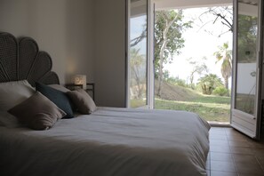 5 bedrooms, desk, iron/ironing board, travel cot