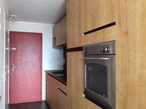 Réfrigérateur, micro-ondes, four, lave-vaisselle