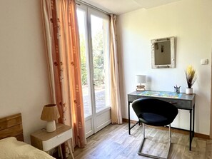 2 Schlafzimmer, BĂŒgeleisen/BĂŒgelbrett