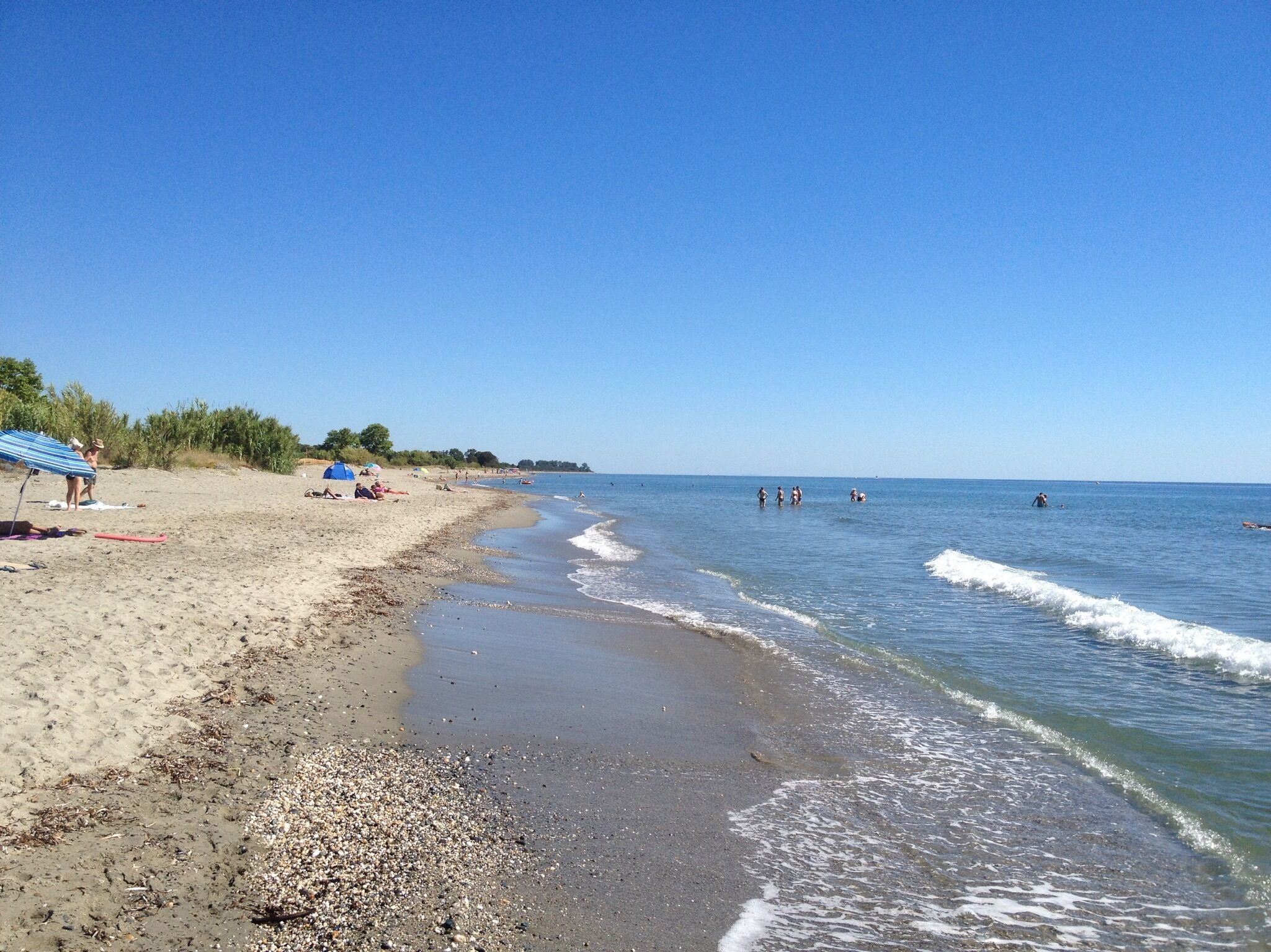 Ubicación cercana a la playa y toallas de playa