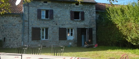 屋外ダイニングエリア