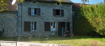 Maison entre champs et forêt avec un grand jardin clos dans un hameau creusois