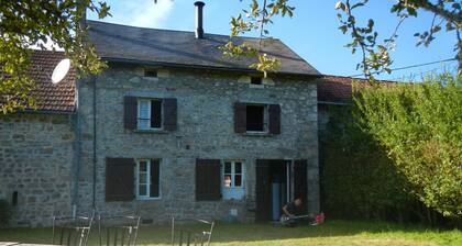 House between fields and forest with a large enclosed garden in a hamlet in the Creuse region