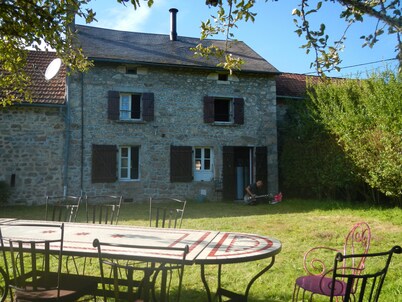 House between fields and forest with a large enclosed garden in a hamlet in the Creuse region