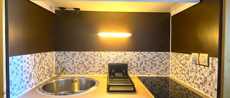 Geladeira, micro-ondas, fogão, lava-louças