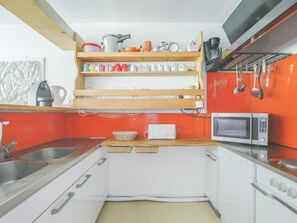 Réfrigérateur, micro-ondes, four, lave-vaisselle