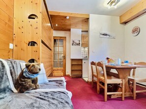 TV - Studio for 3 in Val d'Isère, near center and slopes, pets allowed (Val-d'Isère)