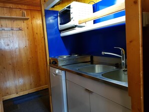 Fridge, microwave, oven, coffee/tea maker - Studio for 3, Arc 1600, ski-in/ski-out, WiFi (Les Arcs 1600)