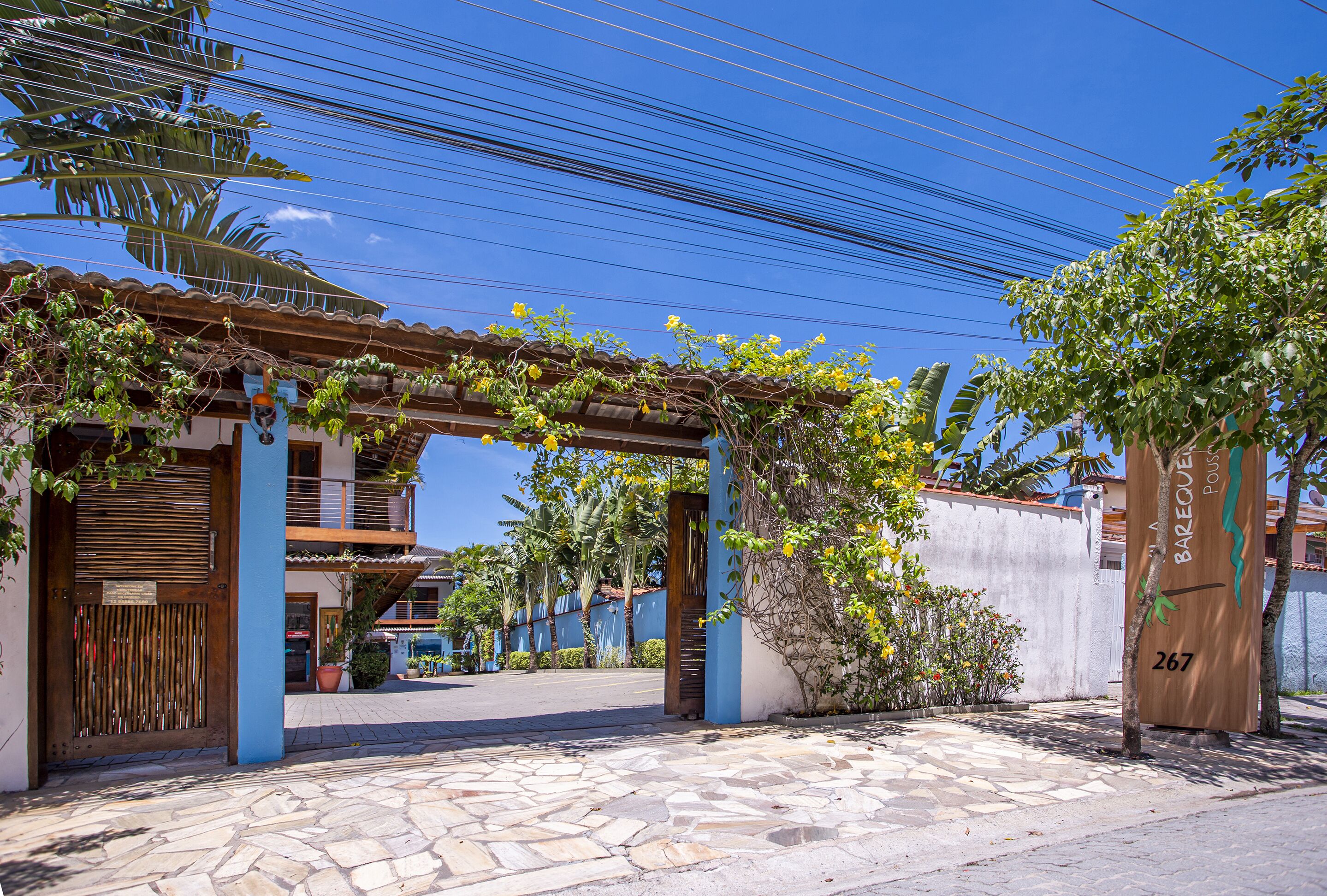 Fachada de la propiedad