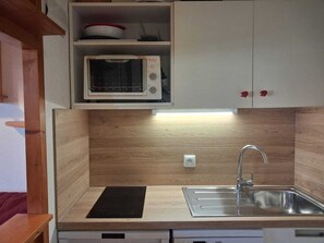 Fridge, dishwasher, coffee/tea maker, toaster - Studio for 4 in Vallandry, near slopes (Peisey-Vallandry)