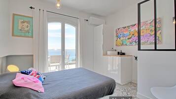 6 slaapkamers, een kluis op de kamer, een strijkplank/strijkijzer