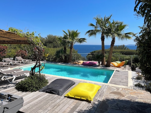 Large house with sea view heated swimming pool