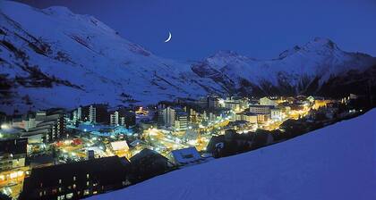 F2 in chalet in 2 ALPS 4 people