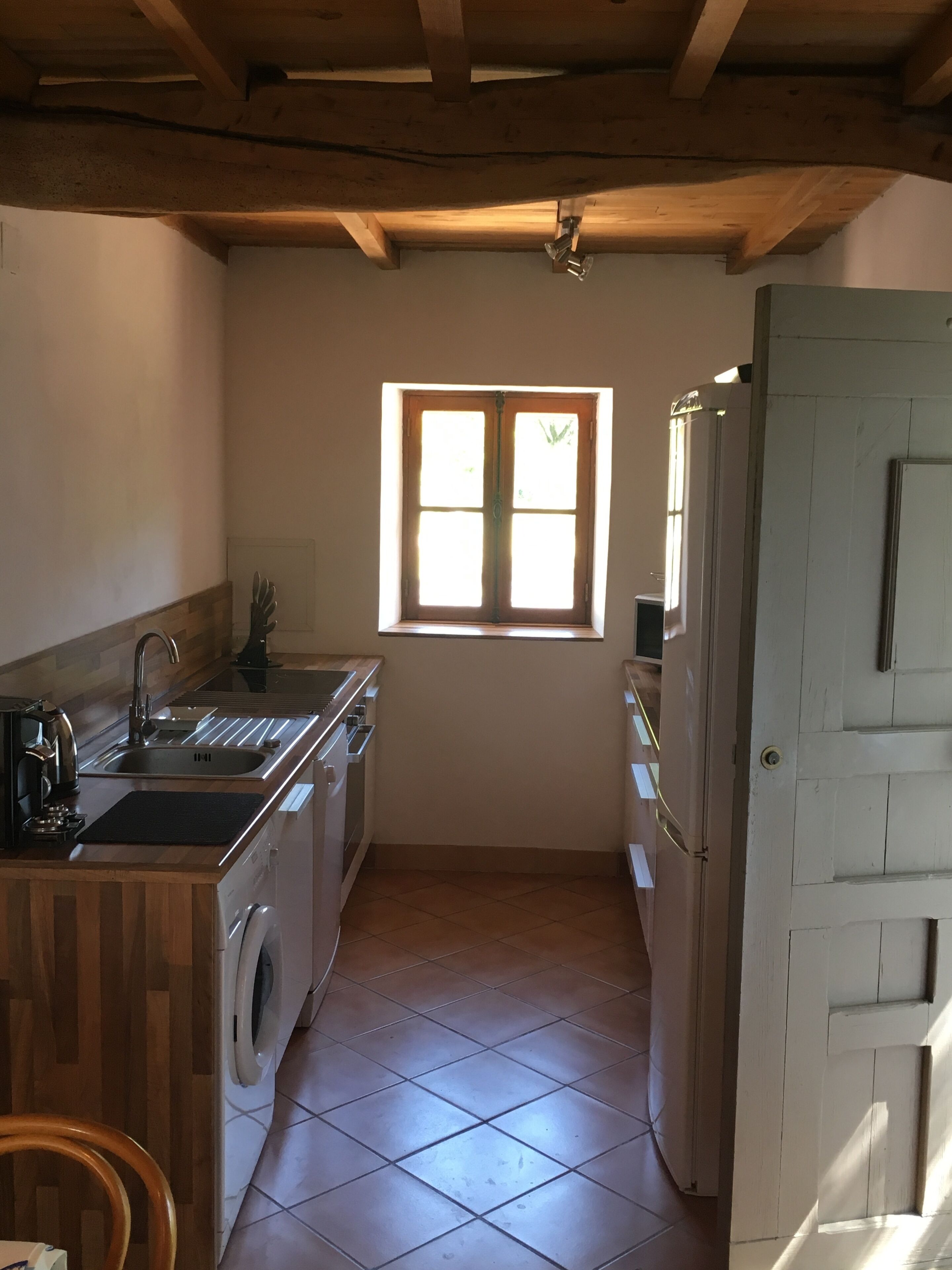 冰箱、微波炉、烤箱、炉灶