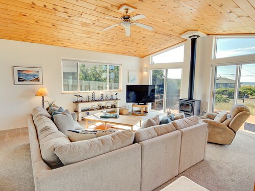 Beach View Oasis - Instant Relaxation!