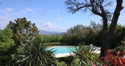 - Villa Gassin Enchanting view of the Gulf of St. Tropez