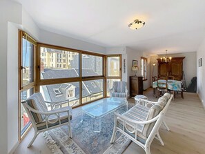 Interior - Spacious central duplex with views, 50m from beach, elevator, and WIFI (Granville)