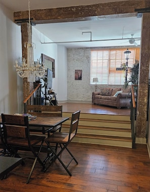 Dining - 1B/1B w/garage PARKING avail! FULLY outfitted! Send us an INQUIRY! (New Orleans)