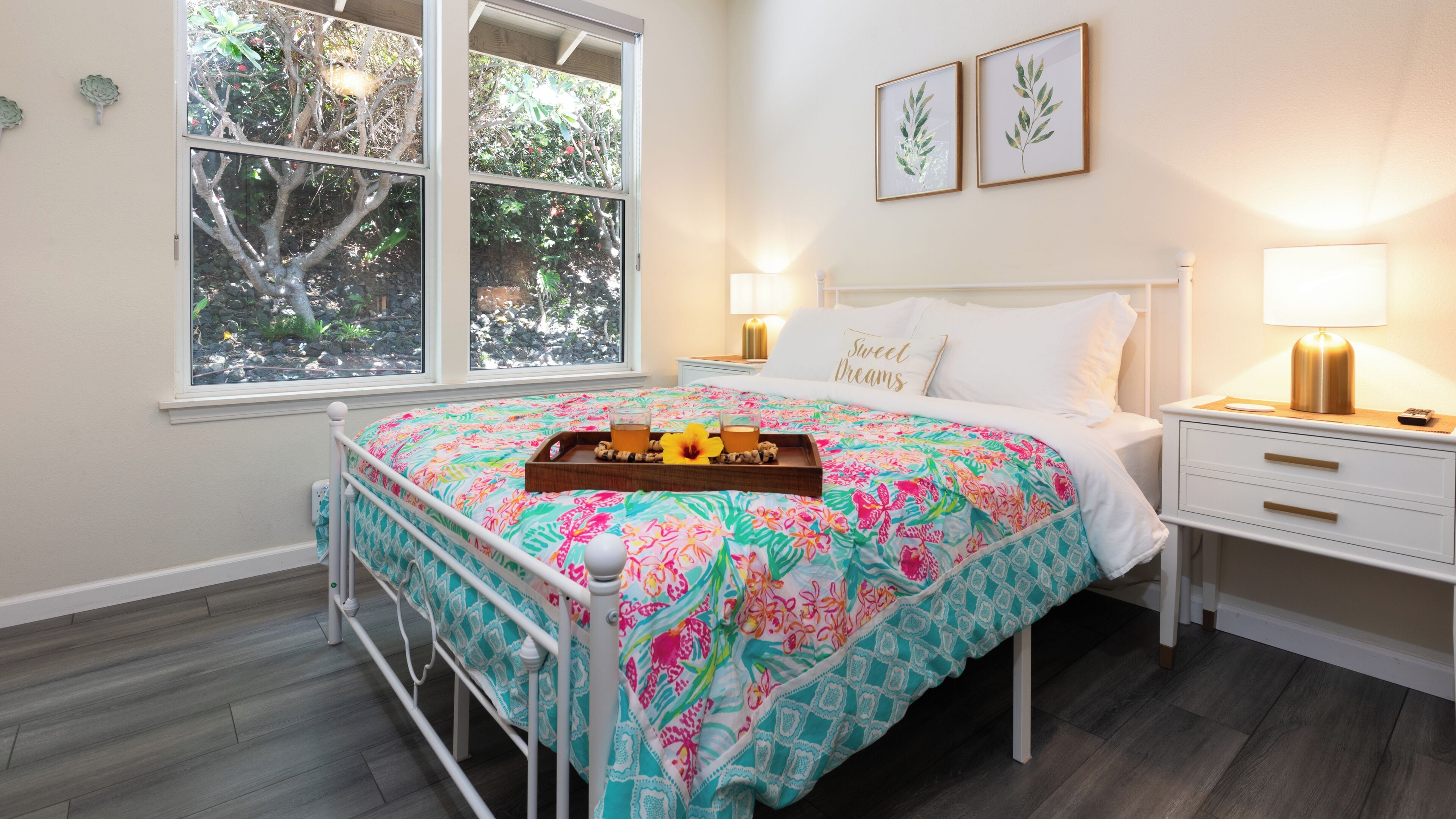 3 bedrooms, desk, iron/ironing board, travel crib