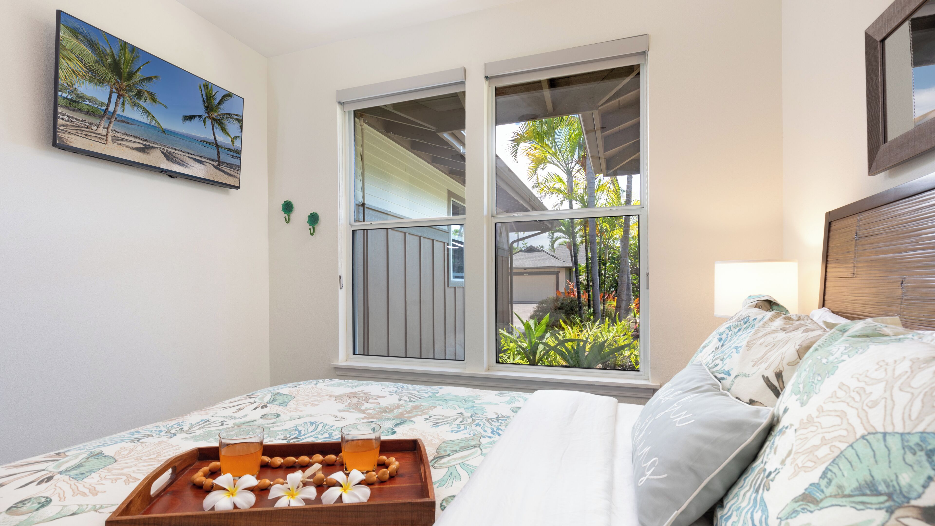 3 bedrooms, desk, iron/ironing board, travel crib