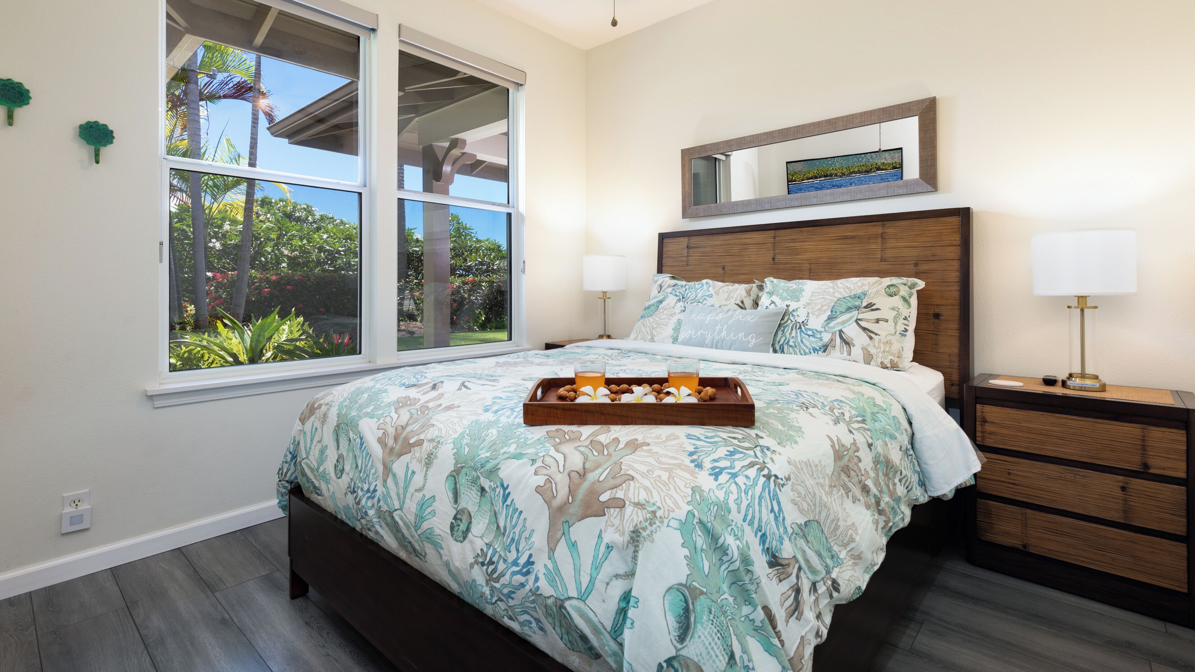 3 bedrooms, desk, iron/ironing board, travel crib