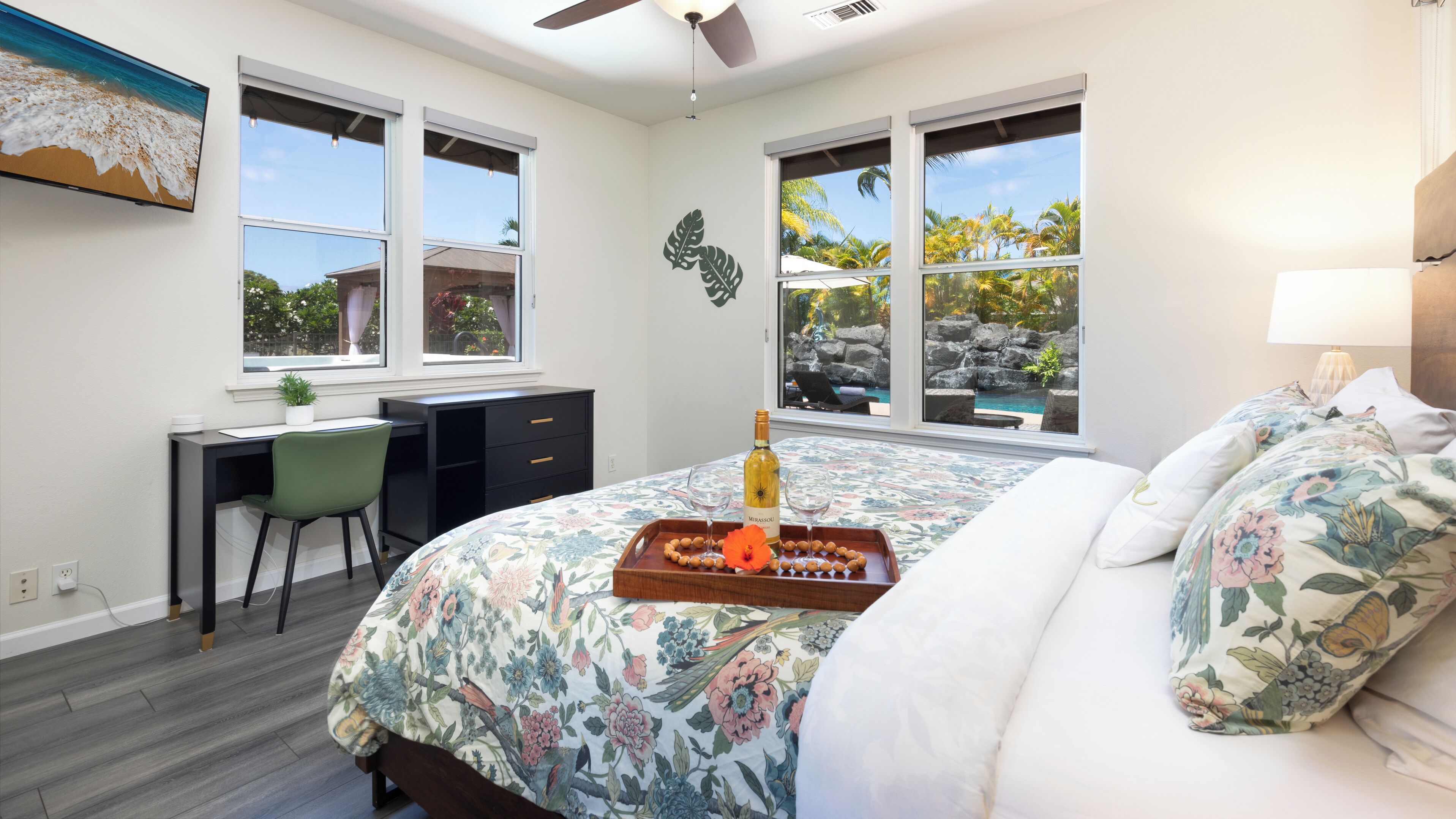 3 bedrooms, desk, iron/ironing board, travel crib