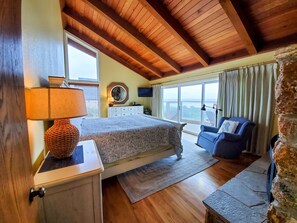 5 soverom, strykejern/-brett, wi-fi og sengetøy