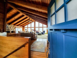 Interior - Endless Sea - Luxury Ocean Front (Yachats)