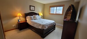 2 slaapkamers, een strijkplank/strijkijzer, gratis wifi, beddengoed