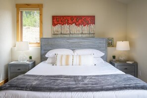 4 slaapkamers, een strijkplank/strijkijzer, gratis wifi, beddengoed