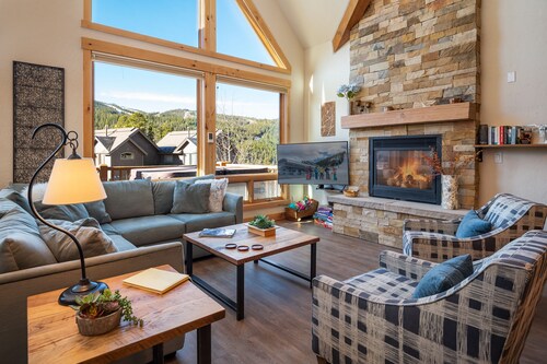 🐾 PET-FRIENDLY | Lakota Antlers 300 | Alpenglow Hot Tub Views | Game Room!