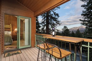 Outdoor dining - Walk to Ski & Village, Views Condo, Pool & Spa 315 (Mammoth Lakes)